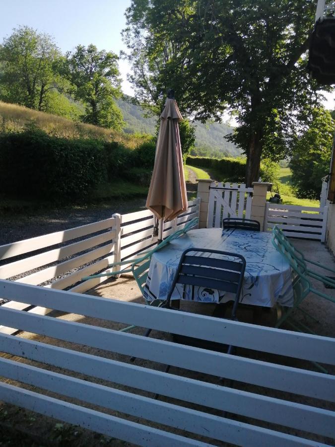 Maison A La Campagne Au Coeur Du Cantal Dept 15 Marmanhac Kültér fotó