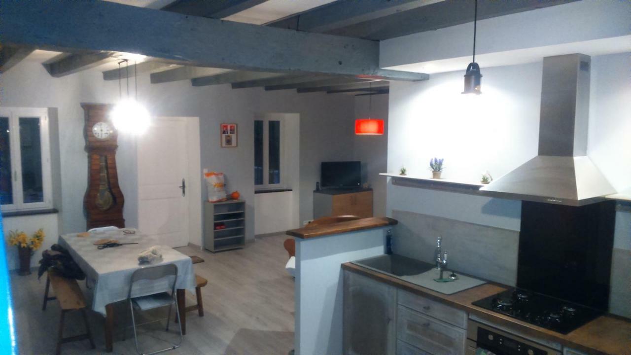 Maison A La Campagne Au Coeur Du Cantal Dept 15 Marmanhac Kültér fotó